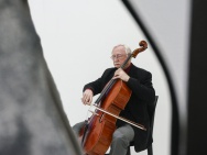 thmb-prof-miroslav-petras-zahral-na-violoncello-4304.jpg